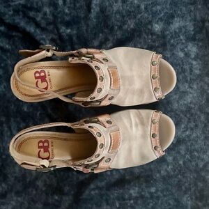 Gianni Bini~ Style You-Rock274 ~Size 7. ~ Like New. Shoe box comes with it.